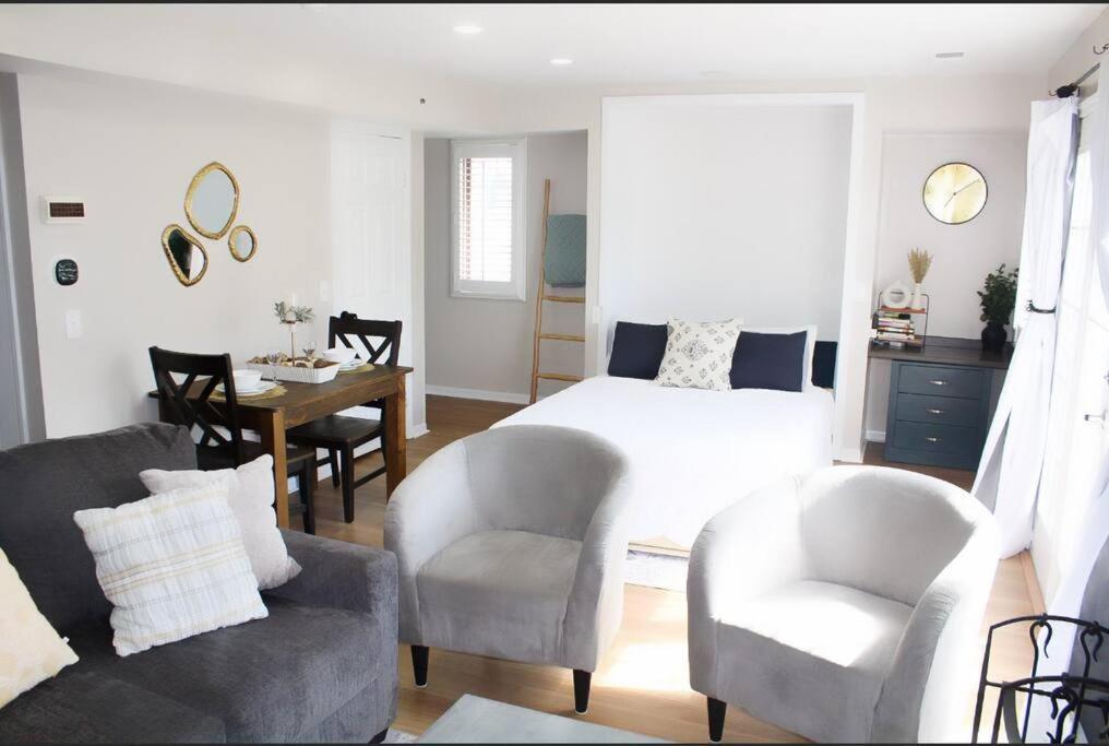 Cozy French Style Villa- 3 Bed-Casino-Pools-Jacuzzi ノーウィッチ エクステリア 写真